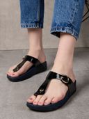 Black color option, Currently selected