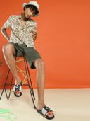 Black color option, Currently selected