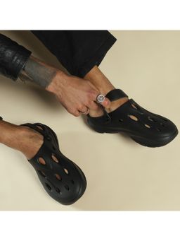 Chupps - Men Black Gator Clogs