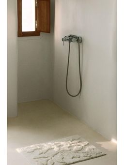 H&M - White Tufted Cotton Bath Mat
