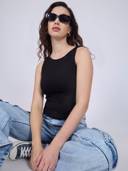 Outzidr - Black Textured Fitted Crop Top