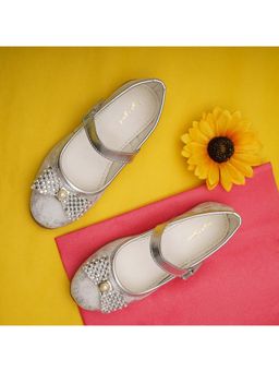 BOYZ N GALZ - Girls White Embellished Ballerinas