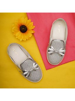 BOYZ N GALZ - Girls Silver Embellished Casual Sneakers