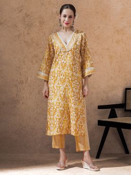 STYLEBAAZI - Mustard Floral Printed Straight Kurta and Pant (Set of 2)