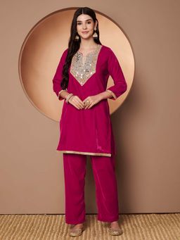 Poshak Hub - Magenta Embroidered Kurta and Pant
