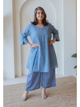 The Indian Ethnic Co. - Ishvi Blue Solid Slub Cotton Straight Pant