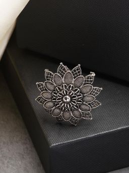 Gahan - Women Silver-Toned Floral Shape Finger Ring (Adjustable)
