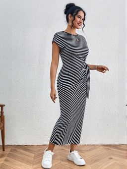 Outzidr - White Sleeveless Side Slit Maxi Street Style Dress