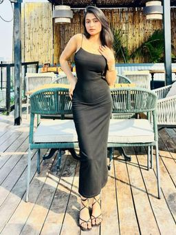 Outzidr - Black-Strappy Fitted Maxi Party Dress