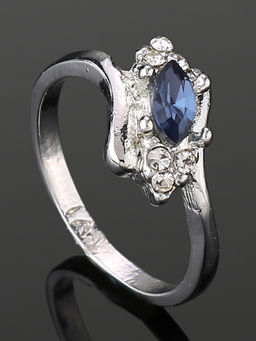 Estele - Silver Plated Classic Finger Ring with White Crystals for Women