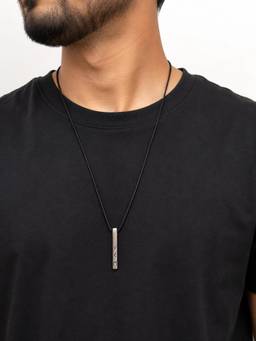 Miora - Black Viking Necklace