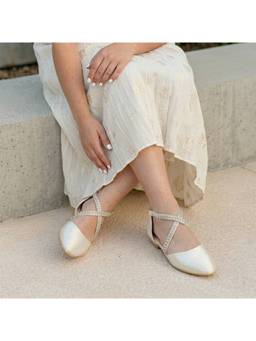 Shradha Hedau Footwear Couture - Beige Pointed Toe Block Low Flats