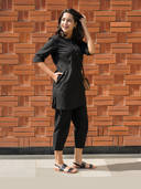 Black color option, Currently selected