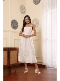 MIDORI BY SGV - Women Off-White Sweetheart Neck, Strap Dress