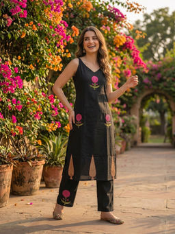 FASHOR - Black Floral Embroidered Kurta with Pant