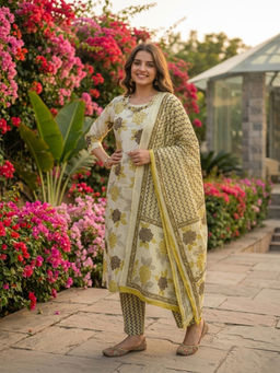 FASHOR - Green Floral Printed Kurta with Pant and Dupatta