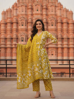 FASHOR - Green Floral Printed Kurta with Pant and Dupatta