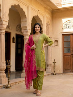 FASHOR - Green Embroidered Zardozi Work Kurta with Pant and Dupatta