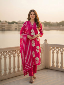 FASHOR - Pink Floral Printed Kurta with Pant and Dupatta