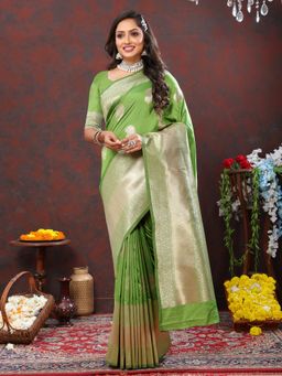 Yavira Silk - Women Green Handloom Saree with Unstitched Blouse