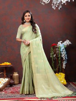 Yavira Silk - Women Green Handloom Saree with Unstitched Blouse