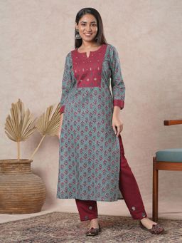 Kami Kubi - Women Blue Straight Floral Printed Embroidered Kurta