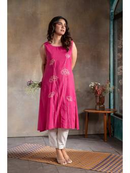 EARTHWEAR - Pink Floral Handloom Cotton Hand Embroidered Kurta with Pants