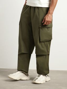 Nobero - Men Olive Oversized Cargo Pocket Parachute Pant