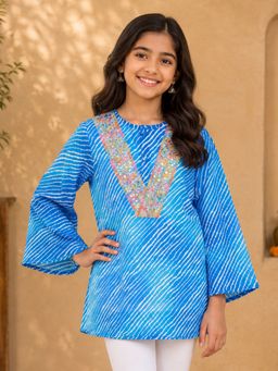 KiddoPanti - Girls Blue Polyester Georgette Embroidered Leheriya Print Kurta