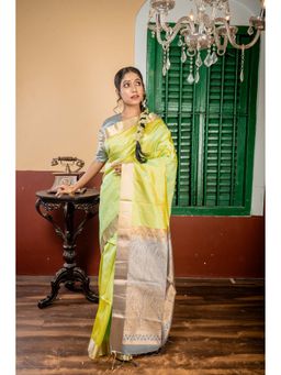 Maayavi - Yellow Nayanthara Saree with Unstitched Blouse
