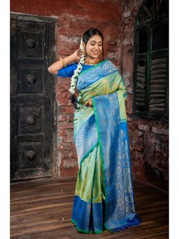 Maayavi - Green Narayani Saree with Unstitched Blouse
