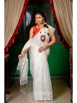 Maayavi - White Purnima Saree with Unstitched Blouse