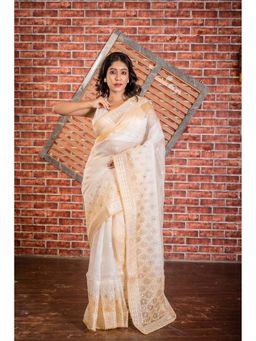 Maayavi - Off White Vatika Saree with Unstitched Blouse