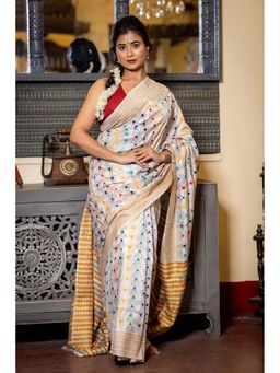Maayavi - Off White Chitra Saree with Unstitched Blouse