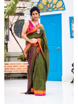 Maayavi - Green Tamalika Saree with Unstitched Blouse