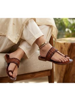 Aroom - Step Into Effortless Style With These Chic Flats - Tan