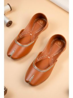 LORYPHILORY - Womens Handcrafted Punjabi Juttis - Brown