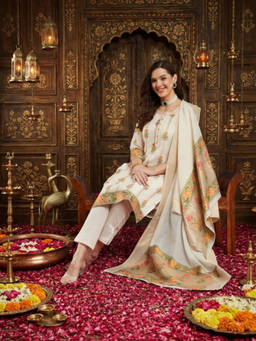 SERONA FABRICS - Off White Floral Round Neck Kurta Pant with Dupatta