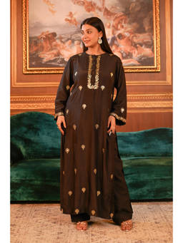 Fibre world - Brown Gota Patti Round Neck Kurta & Pant