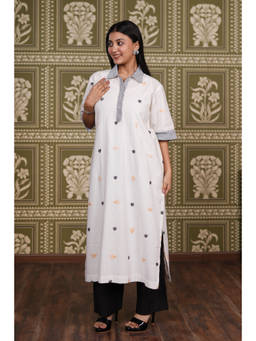 Fibre world - White Embroidered Collar Neck Kurta & Pant