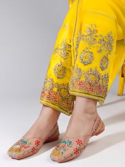 Gahan - Elegant Embroidered Juttis - Peach