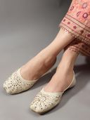 Cream color option, Currently selected