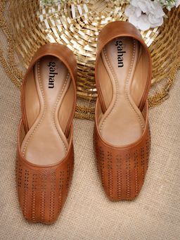 Gahan - Stylish Closed-Toe Womens Juttis - Tan