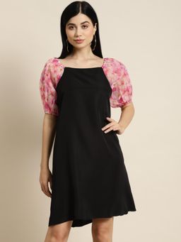 Qurvii - Black Short Dress