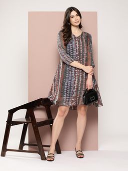Qurvii - Marble Print A-Line V-Neck Dress