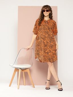 Qurvii - Zebra Print Tie-Up Neck Oversized Dress
