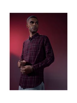The Bear House - Men's Checked Slim Fit Long Sleeves Maroon Shirt