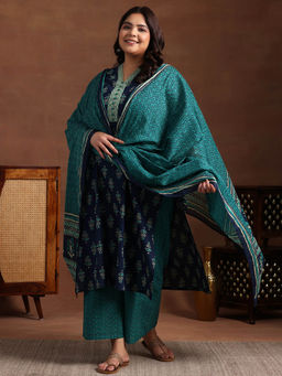 Extra love by Libas - Plus Size Women Blue Printed Cotton Straight Kurta Sets for Women