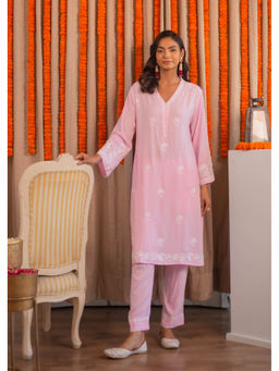 HOUSE OF KARI - Saba Chikankari Kurta with Pant In Rayon Pink (Set of 2)