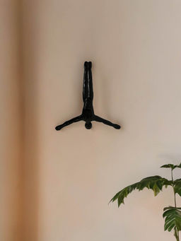 Manor House - Men Upside Down Wall Hanging 3D 11 Inches